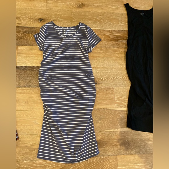 Maternity Haul - Size Medium - 34 items included || pants, dresses, tops, swim - Picture 8 of 16